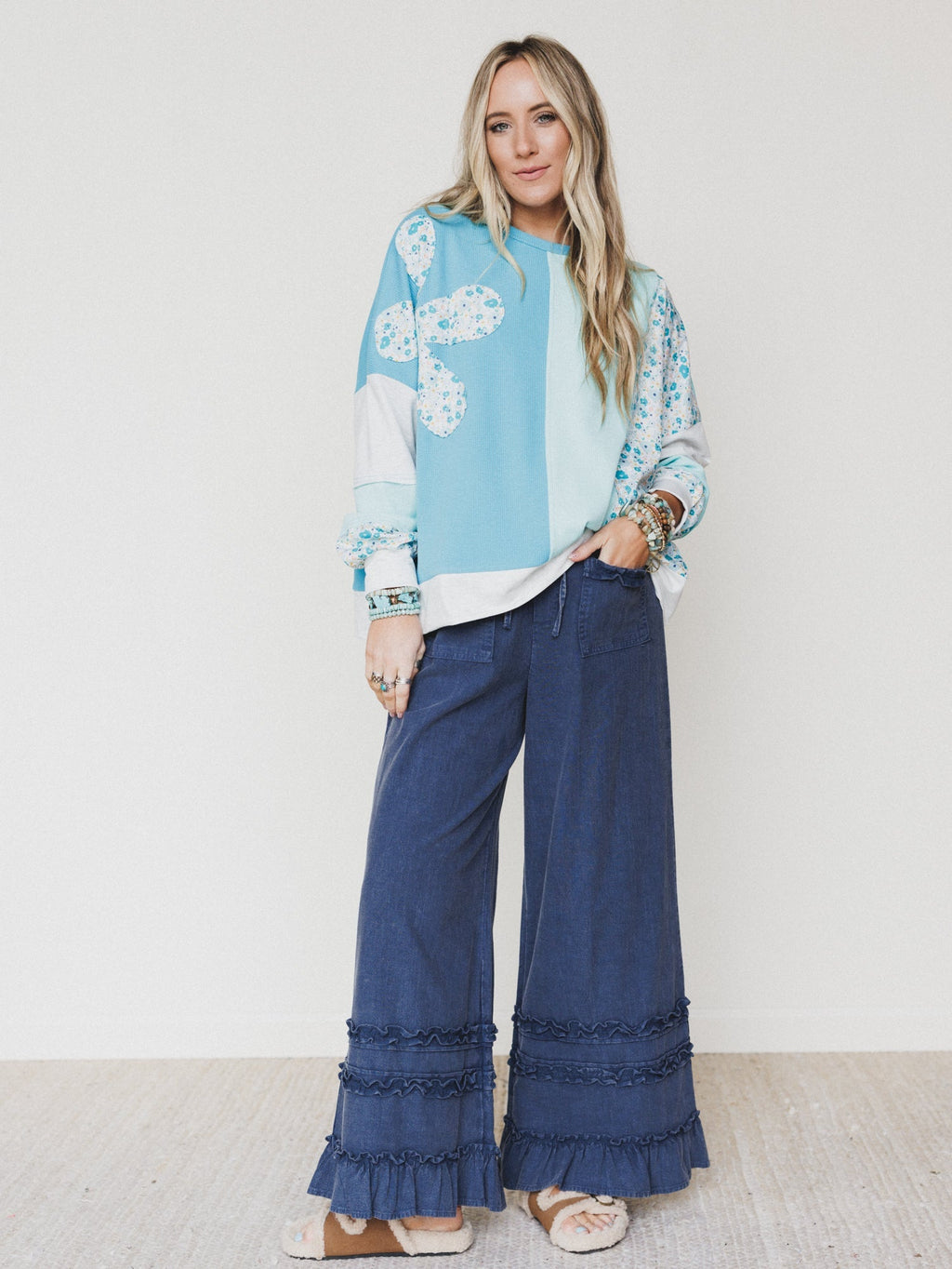 The Nest Pushing Daisies Pullover - Mint Aqua