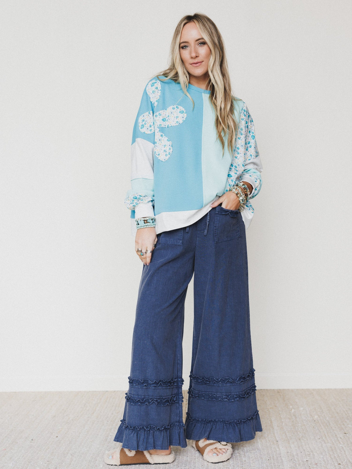 The Nest Pushing Daisies Pullover - Mint Aqua
