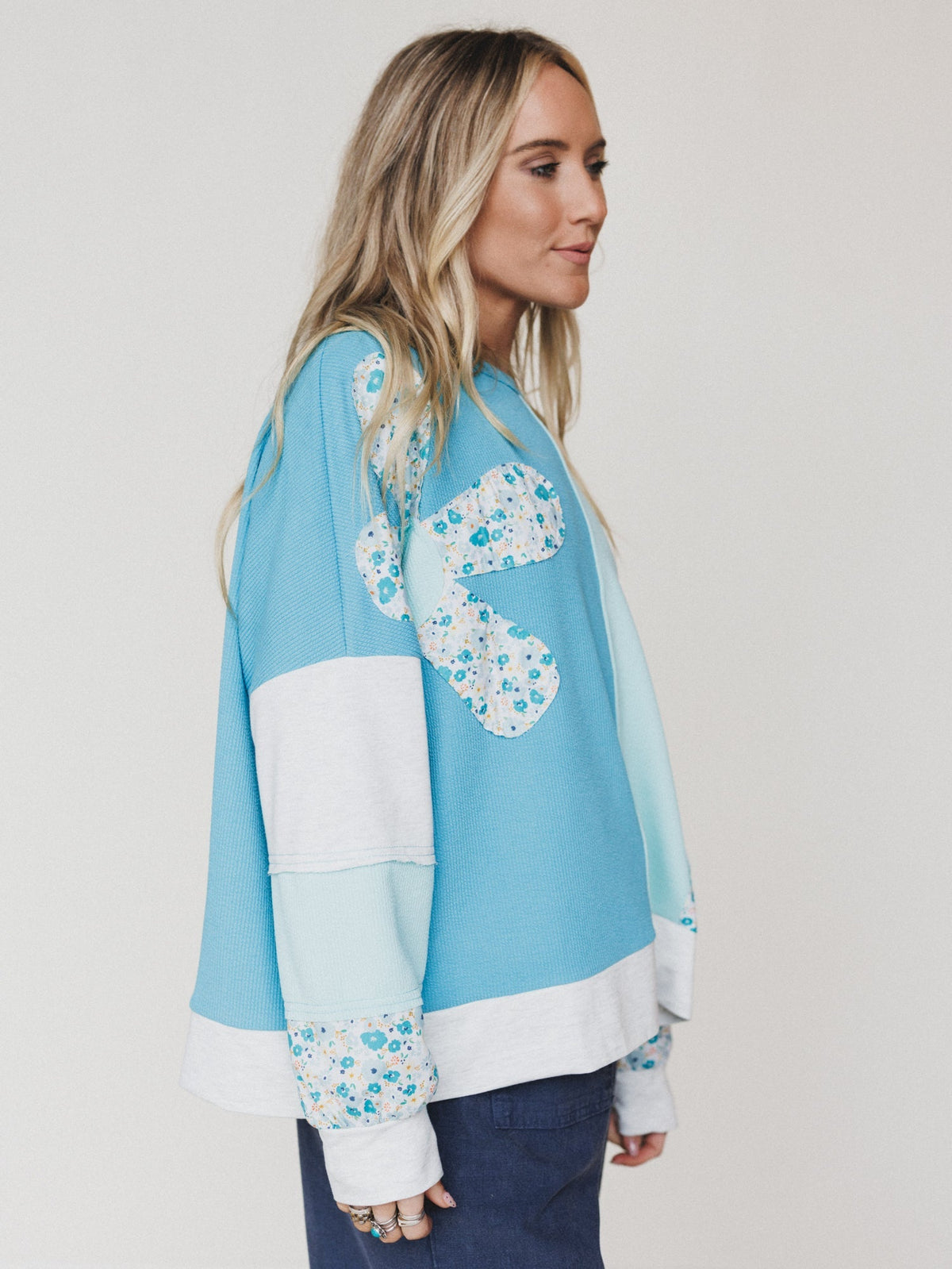 The Nest Pushing Daisies Pullover - Mint Aqua