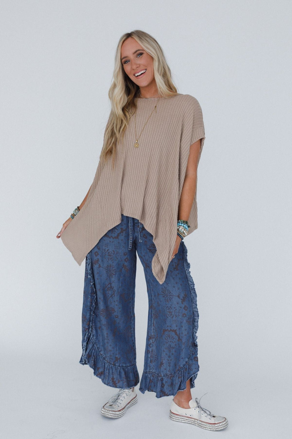 The Nest Everleigh Textured Tunic Top - Taupe